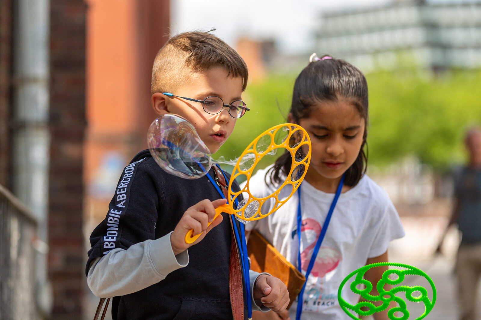 Kinder spielen Monster in the City in Bamberg – Foto 3